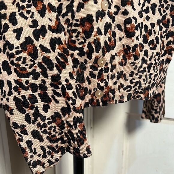 Fall Closet Staple! Leopard Pattern Cardigan - EUC! Time and Tru Women's Large - Picture 3 of 6